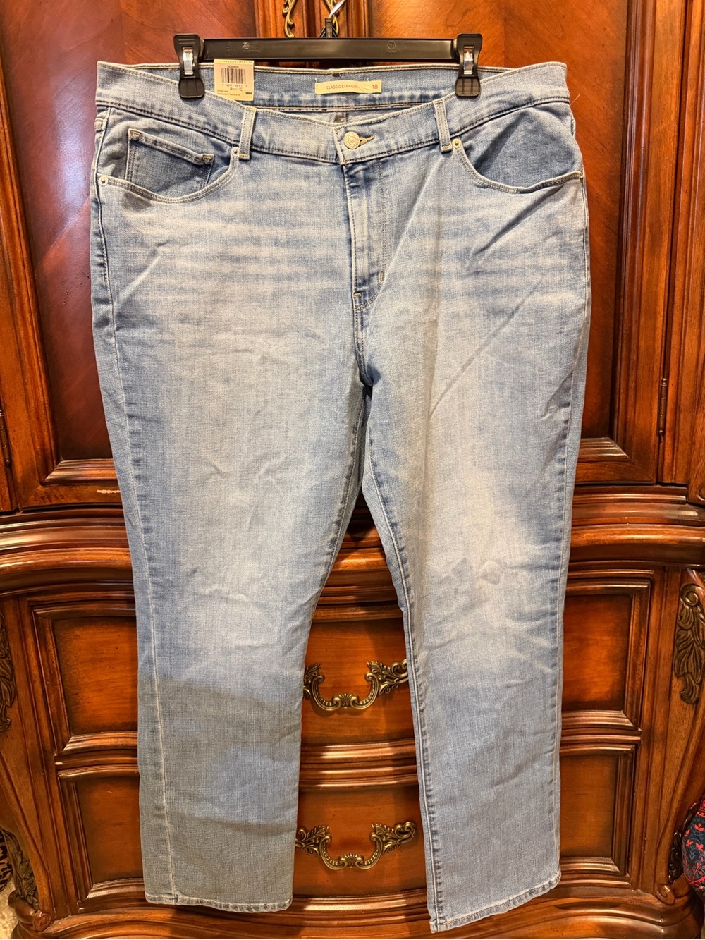 NEW! Levi's Light Blue Straight Leg Women's Jeans size 18 medium 34/30